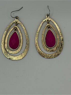 Vintage 2000s Gold Teardrop Earrings with Fuchsia Faceted Resin ‘Stone’